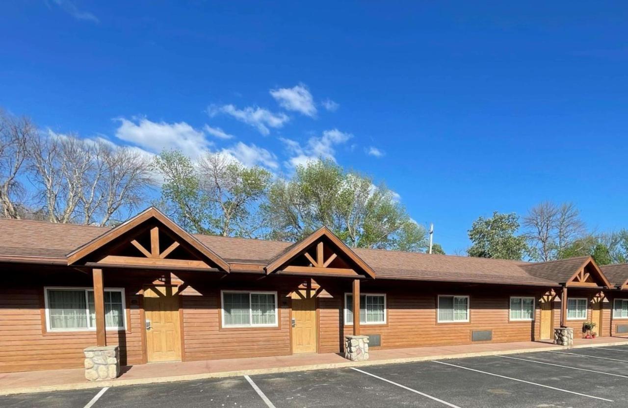 Crossroads Hotel & Event Center Fort Dodge Exterior foto